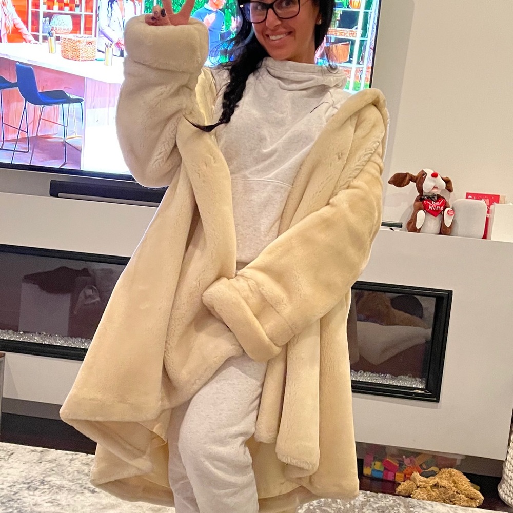 Vintage Ivory faux fur coat